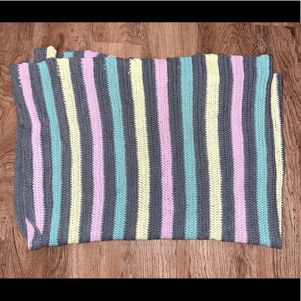 ‎Handmade yarn baby blanket